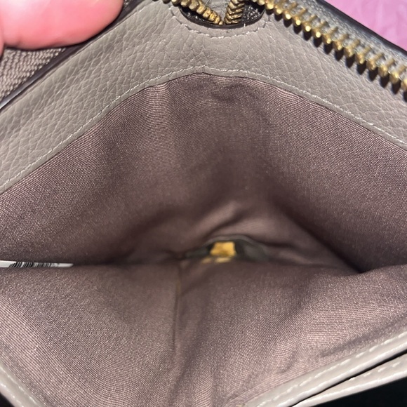 Marc Jacobs Recruit Zip Around Softshot Leather Bi-fold Wallet in Mink /Tan EUC - Picture 11 of 12